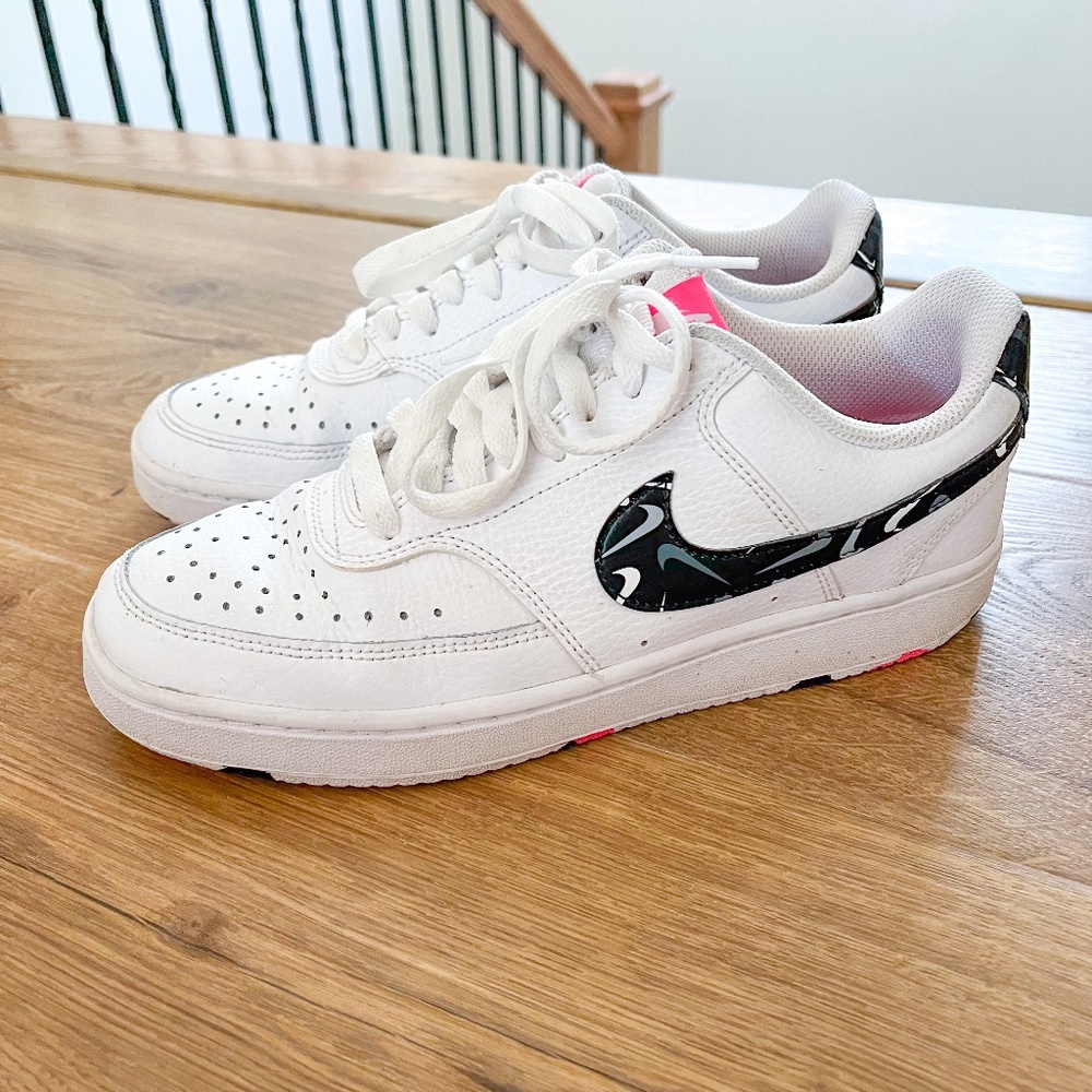 Nike Women's Court Vision Low Swooshfetti Shoes - White | Women's 8